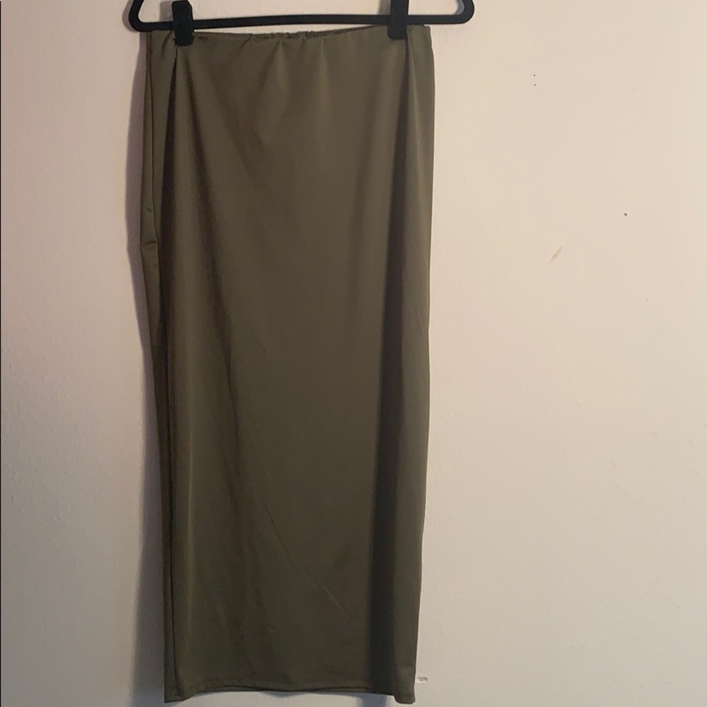 Tube olive green skirt